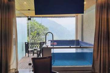 Private pool