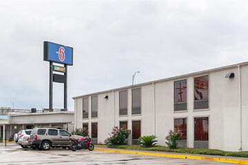 Motel 6 New Orleans LA - Near Downtown
