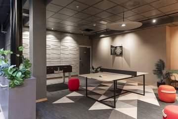 Lobby lounge