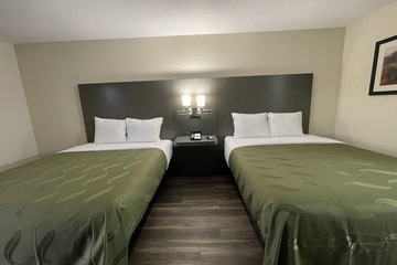 Room 11 of 16