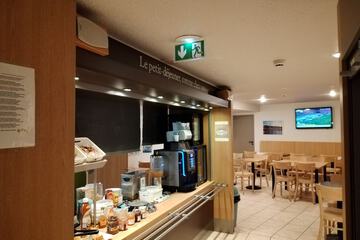 Breakfast area
