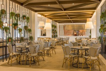 Food court