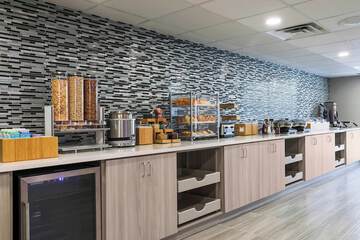 Breakfast/Coffee Service 20 of 24