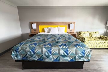 Room 13 of 26