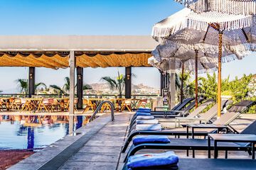 Sundeck