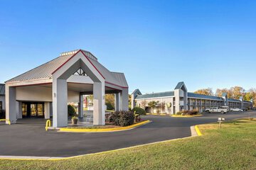 Super 8 by Wyndham Garysburg / Roanoke Rapids