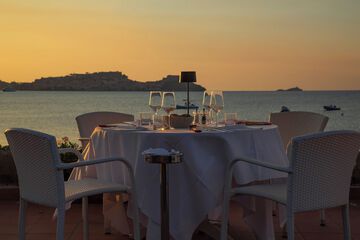 Couples dining