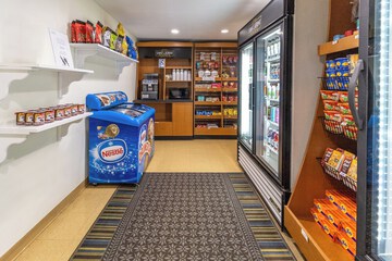 Snack bar