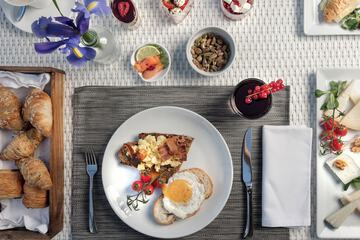 Breakfast meal