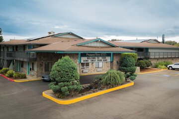 PepperTree Inn