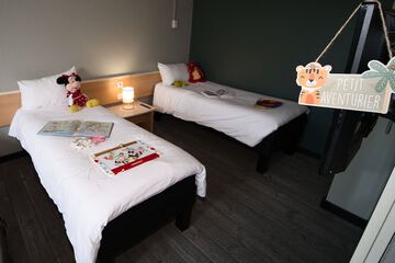 Children's theme room