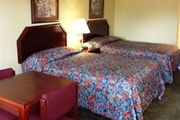 GuestHouse Inn & Suites Bayou La Batre / Mobile