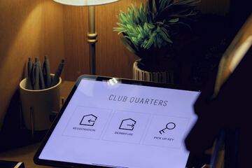 Check-in/check-out kiosk