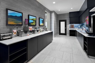 Breakfast/Coffee Service 30 of 37