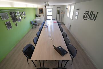Meeting facility