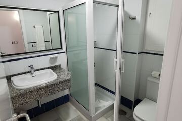Bathroom shower