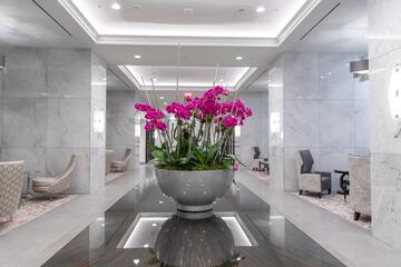 Ballroom/Hall 37 of 43