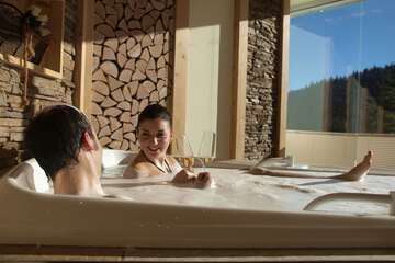 Indoor spa tub