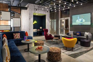 Lobby lounge