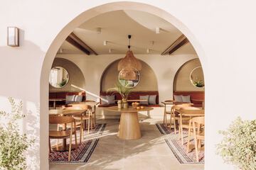 Poolside bar