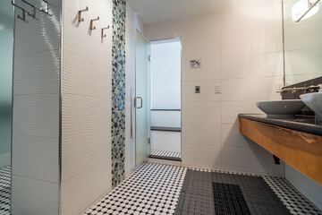 Steam room