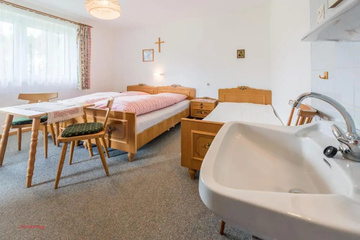 guest_rooms