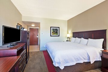 Room 11 of 34