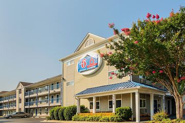 Motel 6 - Fayetteville NC - Fort Liberty Area