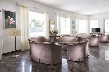 Lobby sitting area