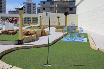 Mini-golf