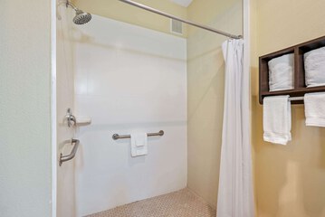 Room 18 of 42