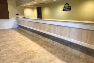 Check-in/check-out kiosk