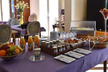 Breakfast buffet