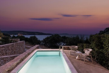 Private pool