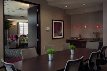 Business Center 27 of 27