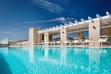 Rooftop pool