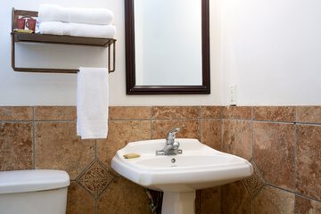 Bathroom sink
