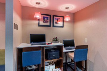 Business Center 40 of 41