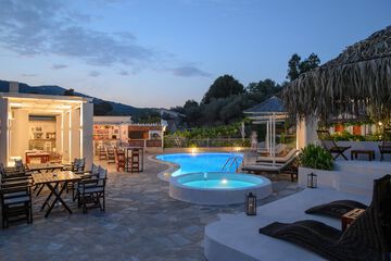 Poolside bar