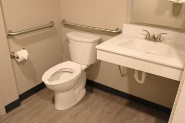 Boarders Inn & Suites