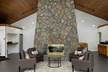 Hotel Interior 8 of 49