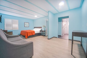 Room 19 of 35