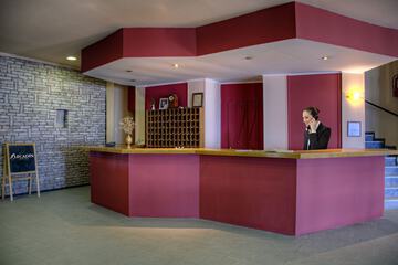 Check-in/check-out kiosk