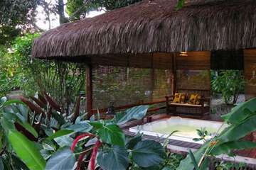 Outdoor spa tub