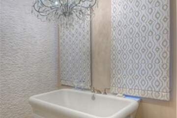 Deep Soaking Bathtub