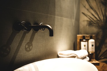 Bathroom sink
