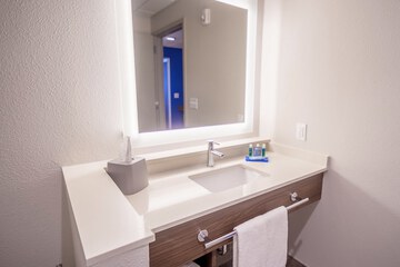 Room 64 of 130