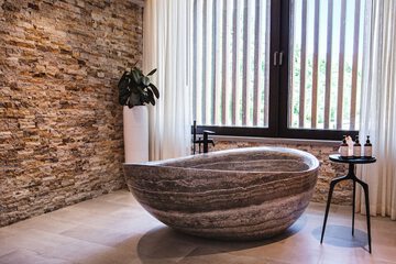 Private spa tub