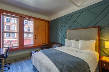 Room 72 of 115