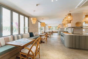 Breakfast area
